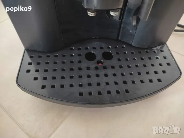 Продавам Употребявана кафемашина робот пълен автомат DELONGHI KAFE KORTINA BLACK, снимка 12 - Кафемашини - 49409268