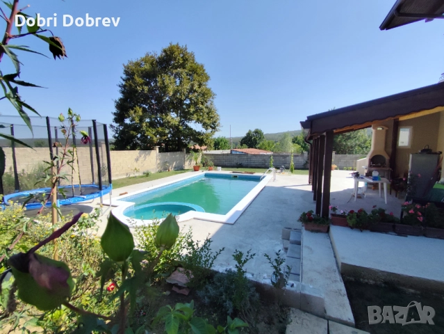 Kъща с характер и комфорт, разположена в очарователното село, снимка 1
