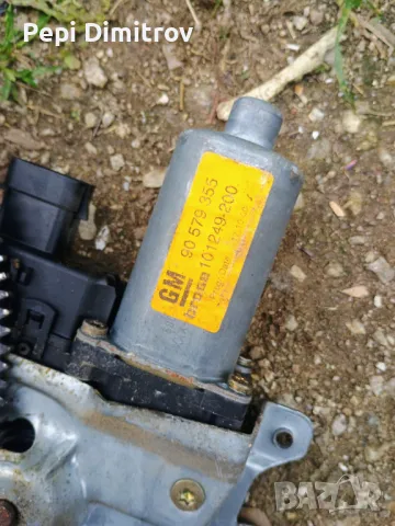 Преден ляв  стъклоповдигач,моторче Opel Zafira 90579355 / 101249200 / 90579571, снимка 3 - Части - 50280944