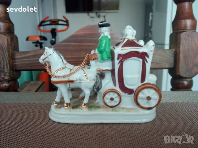 Красиво антикварно предложение.