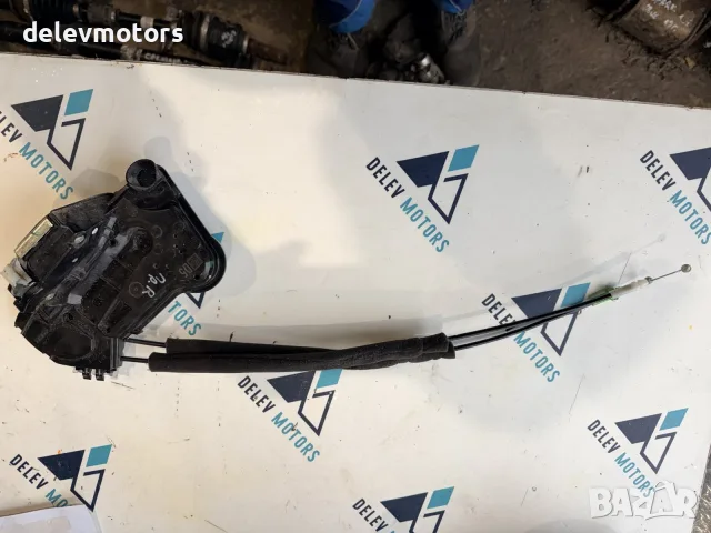 69030-02560 дясна брава предна от Toyota C-HR 2.0 l-VVTi Hybrid