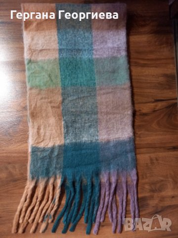 Дамски вълнен шал, снимка 3 - Шалове - 39158987