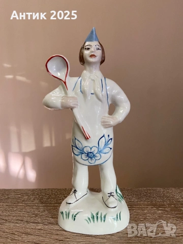 Винтидж порцеланова статуетка „Готвачка с черпак“, СССР