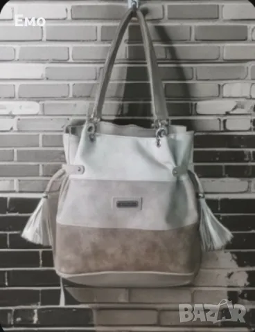 Дамска чанта в три цвята: съчетание на стил, удобство и функционалност

, снимка 7 - Чанти - 48458066