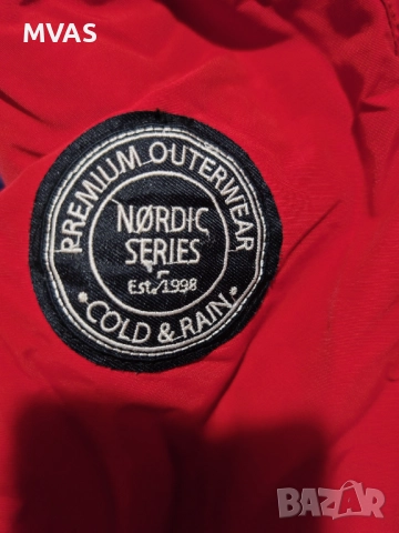 Bershka - 55% Дамско зимно червено яке S размер, снимка 7 - Якета - 51858109