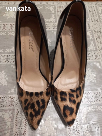 Дамски обувки , снимка 2 - Дамски обувки на ток - 51575274