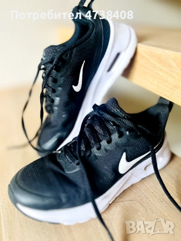 Nike Air / Найк Eър маратонки 37.5 за момичета