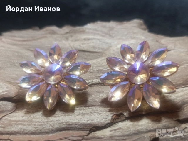 Обеци с кристали 