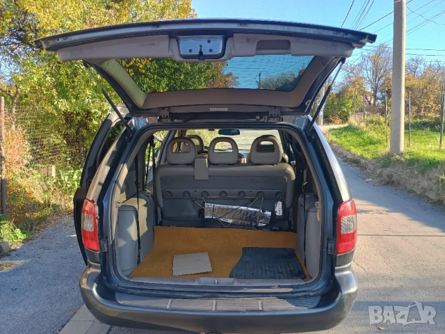 Продавам запазен и икономичен ван, снимка 11 - Автомобили и джипове - 52384160