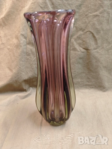 Продавам ваза цветно стъкло , снимка 12 - Вази - 52426024