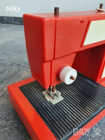 Ретро шевна машина Michaela , снимка 3 - Антикварни и старинни предмети - 53770669