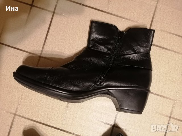 Clarks ест.кожа като нови, снимка 2 - Дамски боти - 39565153