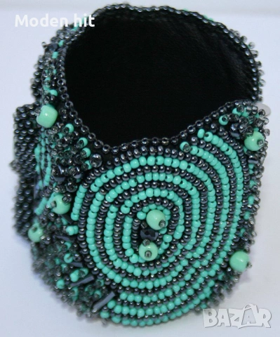 Ръчна изработка. Гривна с амазонит /бродерия с мъниста Toho и Preciosa/, снимка 6 - Гривни - 53747835