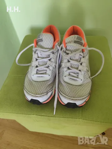 Дамски маратонки Nike, снимка 2 - Маратонки - 55858764