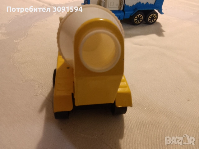 Соц ламаринено камионче бетонобъркачка, произведено в България в завода за играчки "Мир" Разград., снимка 6 - Колекции - 53597234