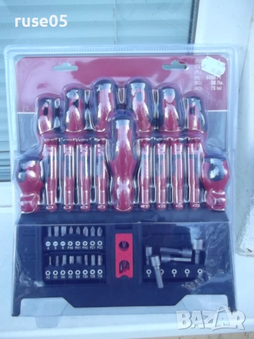 Комплект отвертки и битове нов