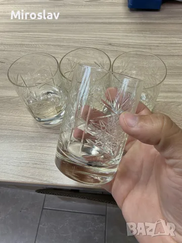 4 броя ретро гравирани/шлифовани чаши за уиски или вода / соц стъклени чаши 