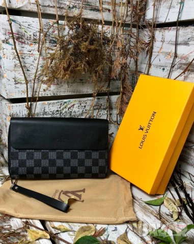 мъжки чанти hugo boss emporio armani louis vuitton , снимка 10 - Чанти - 51079992