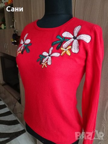 Червен пуловер на цветя, снимка 2 - Блузи с дълъг ръкав и пуловери - 38732761