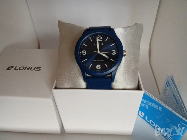 Японски часовник Lorus by Seiko с дата