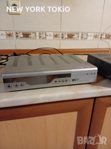 САТЕЛИТЕН ПРИЕМНИК , снимка 2 - Приемници и антени - 51698633