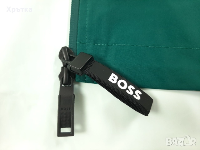 Aston Martin x Hugo Boss F1 Team Rain - Оригинално мъжко яке р-р M, снимка 13 - Якета - 52669118