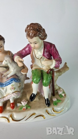 Порцеланова фигурка на мъж и жена с агънце - CDC, снимка 6 - Статуетки - 52859176