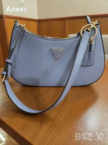GUESS Noelle Saffiano – светлосиня чанта, снимка 2 - Чанти - 55963294