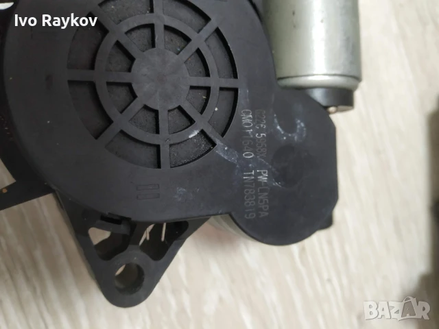 Ляво и дясно моторче стъклоповдигач за Mazda 3 Sport 5 6 CX-7 CX-9 RX8 G22C5958X , снимка 3 - Части - 51221505
