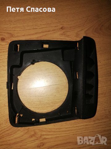 VW Passat Wagon B3 2.0 1992 Фланец говорител отдясно на таблото, снимка 2 - Части - 41752879
