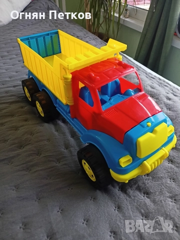 Голям детски камион