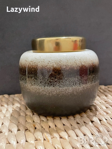 Керамичен буркан с капак, снимка 1