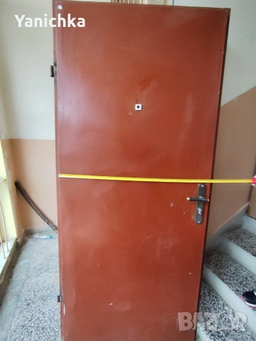 Метална входна врата 