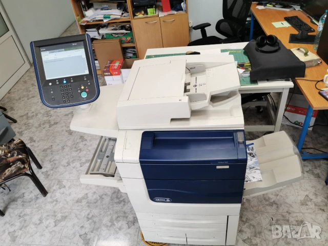 Продавам Xerox Color 560