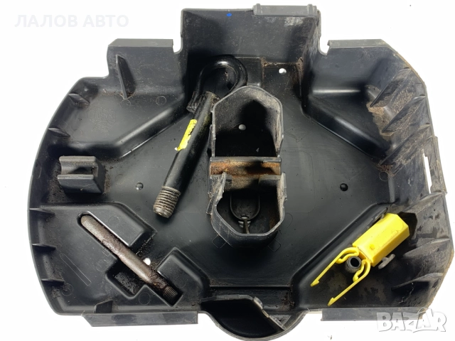 Кутия крик ключ инструменти Пежо 5008 Kutiq krik kluch instrumenti Peugeot 5008