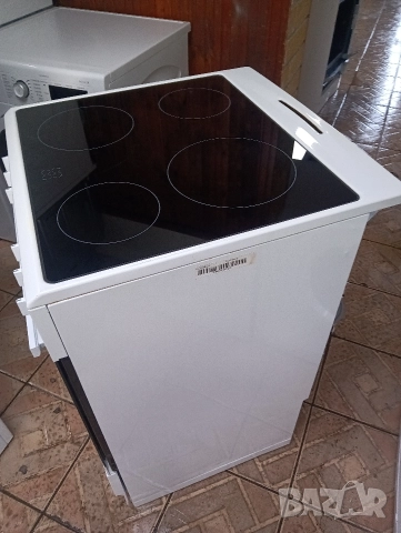 Като нова свободно стояща печка с керамичен плот Gram с две години гаранция!, снимка 8 - Печки, фурни - 52844230