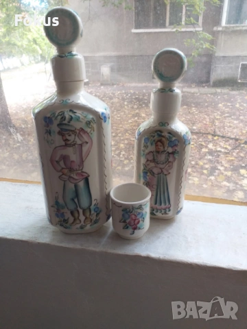 Руски порцелан две бутилки и чашка с казашки мотиви, снимка 7 - Антикварни и старинни предмети - 53453062