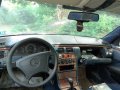 Mercedes e200 бензин на части , снимка 3