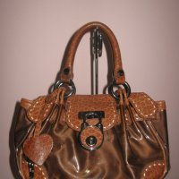 Moschino оригинална дамска чанта, снимка 1 - Чанти - 40241949