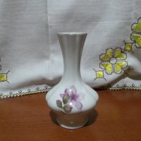 Български костен порцелан Бононя ваза, снимка 1 - Антикварни и старинни предмети - 44231578
