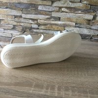 Дамски бели сандали  естествена кожа №36, снимка 4 - Сандали - 41558715