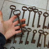 Голяма колекция стари ключове , снимка 2 - Други ценни предмети - 39484787