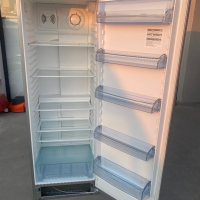Хладилник AEG - Охладител 180 см - С диспенсър за газирана вода, снимка 7 - Хладилници - 36239340