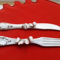 Порцелан сет виличка и ножче на Capodimonte с позлата, снимка 1 - Антикварни и старинни предмети - 40326000