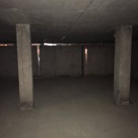 Паркомясто в подземен гараж в центъра на Кърджали, снимка 3 - Гаражи и паркоместа - 42380549