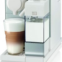 Кафемашина с капсули Nespresso Lattissima Touch EN560.B, снимка 1 - Кафемашини - 39965858