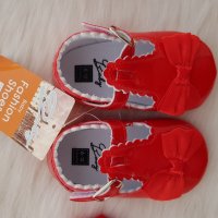 Червени бебешки буйки 12-18 месеца, снимка 7 - Бебешки обувки - 34830954