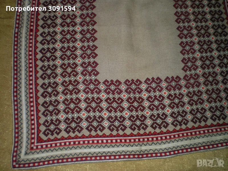 Ръчно бродирана ленена покривка за маса каре, снимка 1