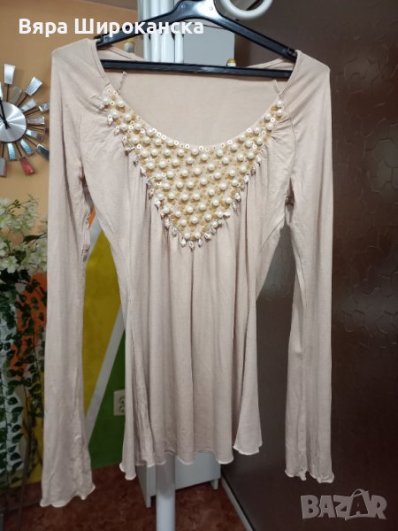 Разтегателна блуза с декорация от перли и малки рапанчета, снимка 1