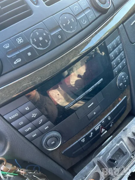 радио мерцедес е класа w211, снимка 1